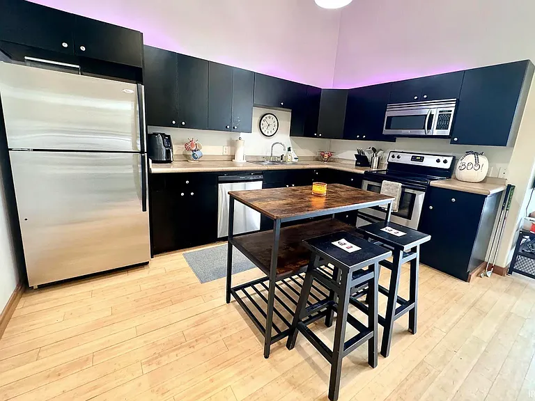 213 N Walnut St #1-3-4 — Photo 12