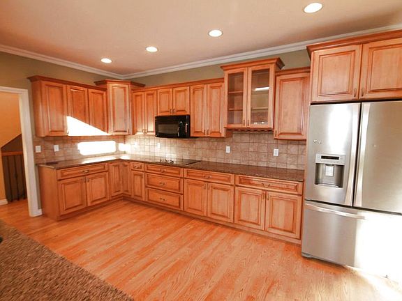 4th image of 5908 N Heritage Ct