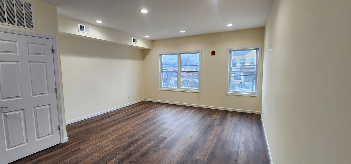 Building Photo - 431 Morris Ave #3