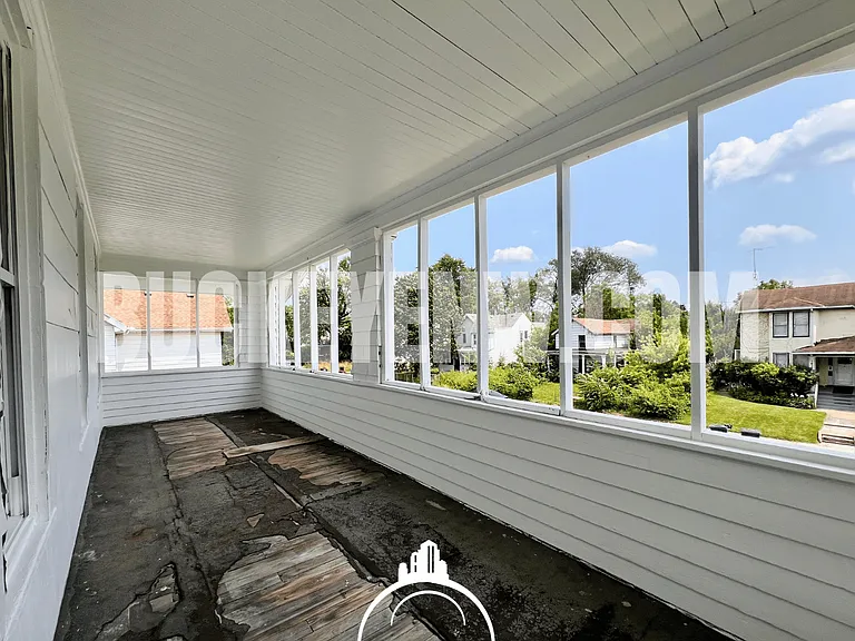 1419 N Erie St — Photo 10