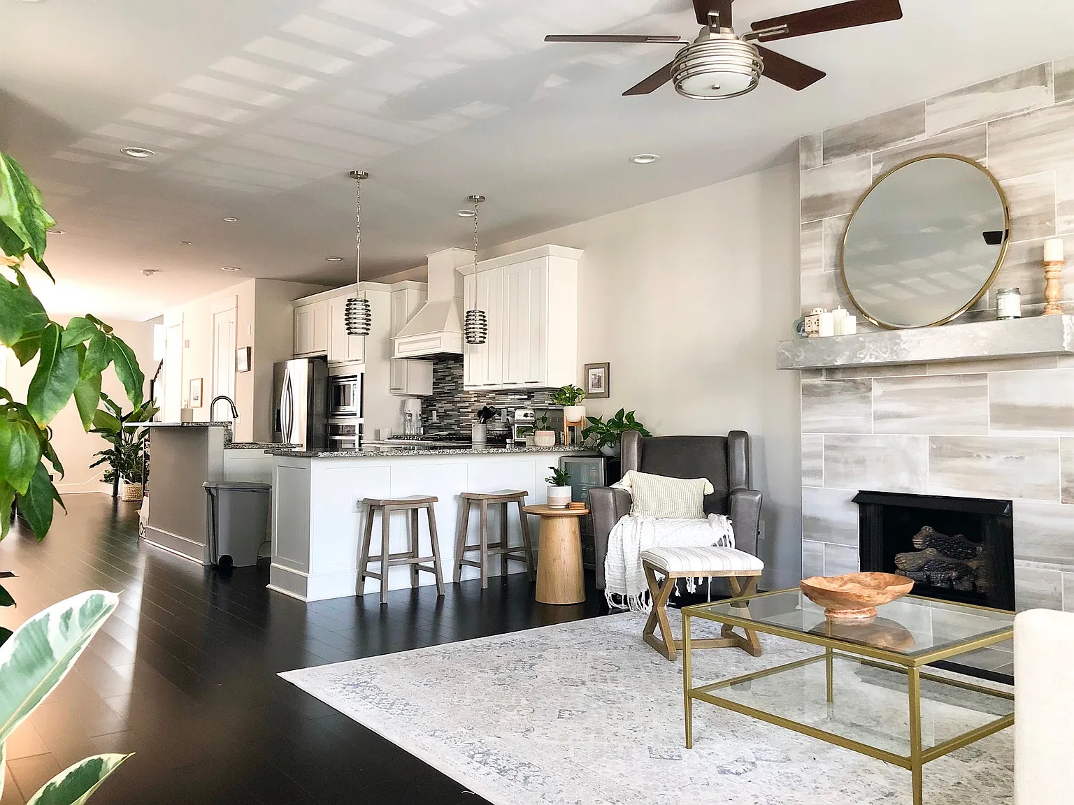3 bed, 2.5 bath, 1820 sqft, $2,500 — Photo 3