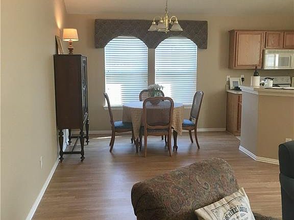 4th image of 521 Port Allen Dr