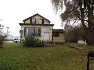 2 Main Rd, Medway, ME 04460