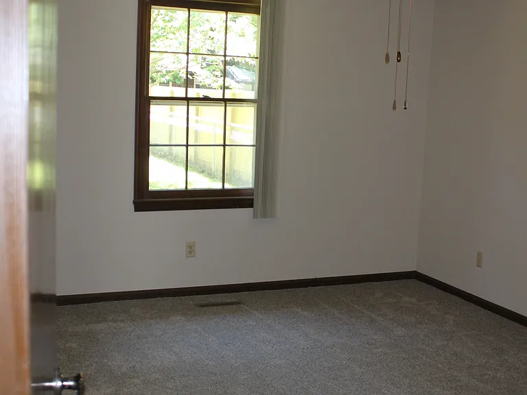 3258 S Elmira Ave — Photo 10