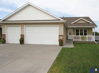 1831 NW 44th St, Lincoln, NE 68528
