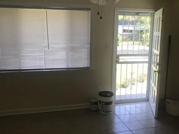 2219 Oak Park Dr, Jackson, MS 39213