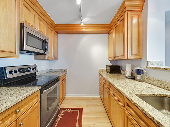 4th image of 345 N La Salle Dr APT 3807