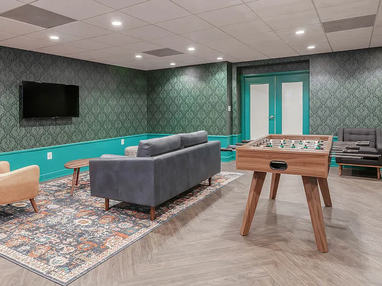 E-Lounge