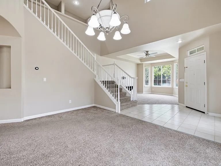 722 Summer Ln — Photo 16