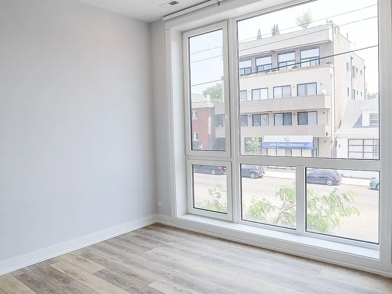 2402 W Carmen Ave #306 — Photo 11