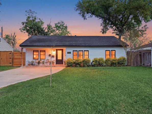 7110 Jalna St, Houston, TX 77055