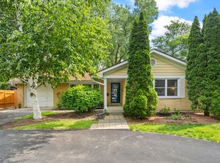 117 Monument Ave, Barrington, IL 60010