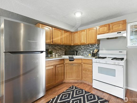 4th image of 29126 42nd Ave S #2