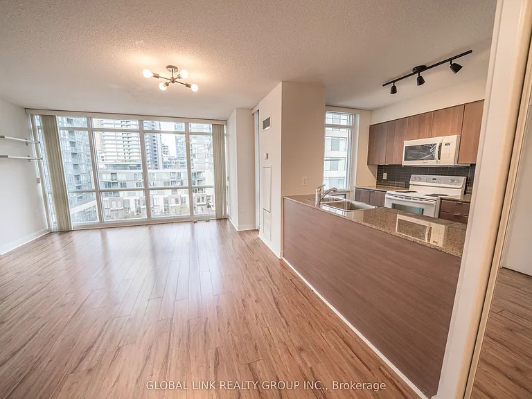 11 Brunel Ct #703 — Photo 6