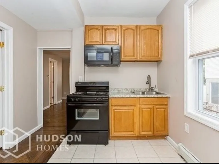 433 Central Ave #1 — Photo 4