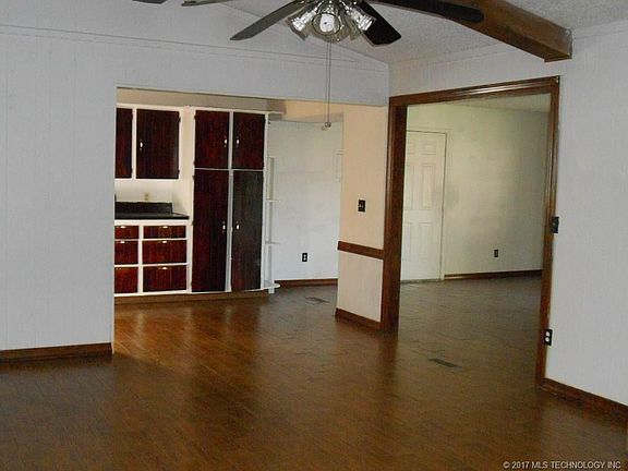 3rd image of 407 E 21st Ct