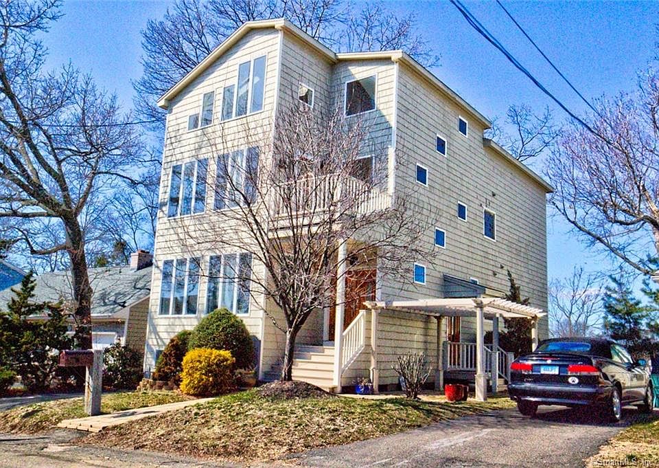1st image of 93 Morgan Ave