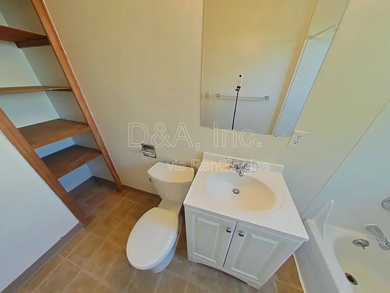 960 NW Cleveland Ave #1 — Photo 8