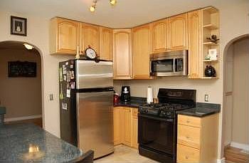 2nd image of 1001 Crandall Ave
