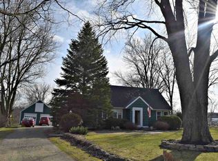 323 Hilltop Rd, Columbus Junction, IA 52738