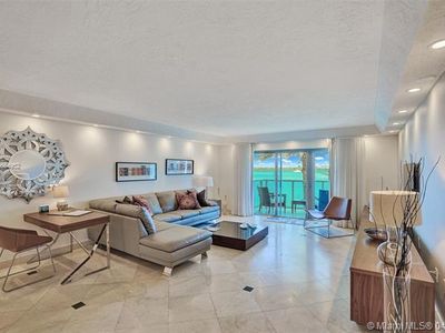 290 Bal Bay Dr APT 202, Bal Harbour, FL, 33154