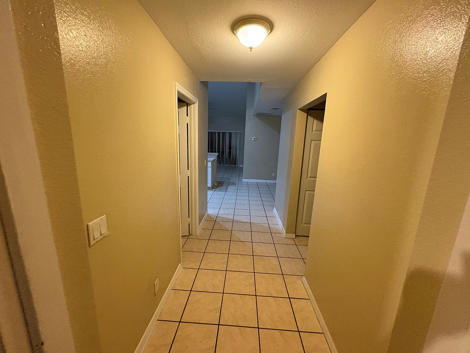 3 bed, 1096 sqft, $1,550 — Photo 3