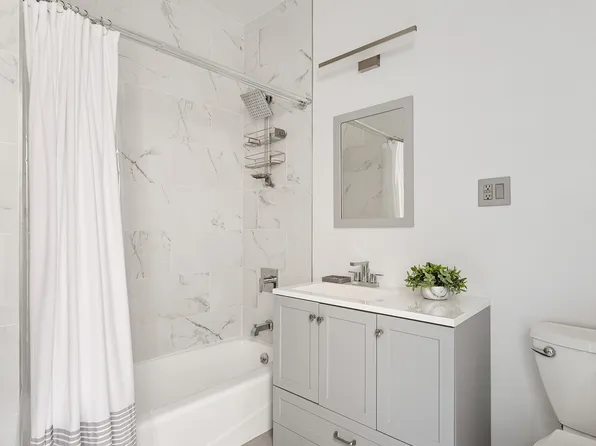 447 Fort Washington Avenue image 11 of 12