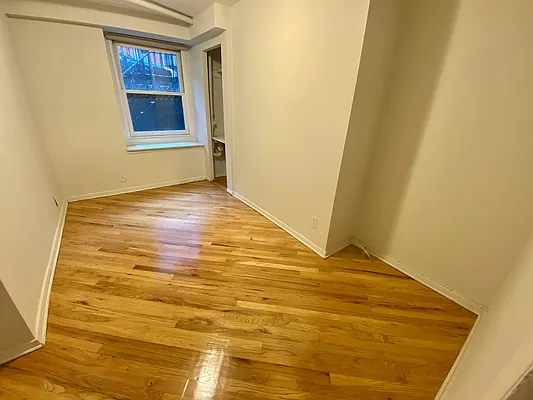 Rented by J PRESTON AND ASSOCIATES INC | media 30