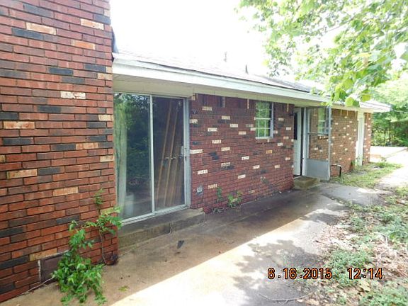 4th image of 3107 N Pierce Ave