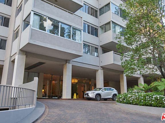 5th image of 865 Comstock Ave APT 19C