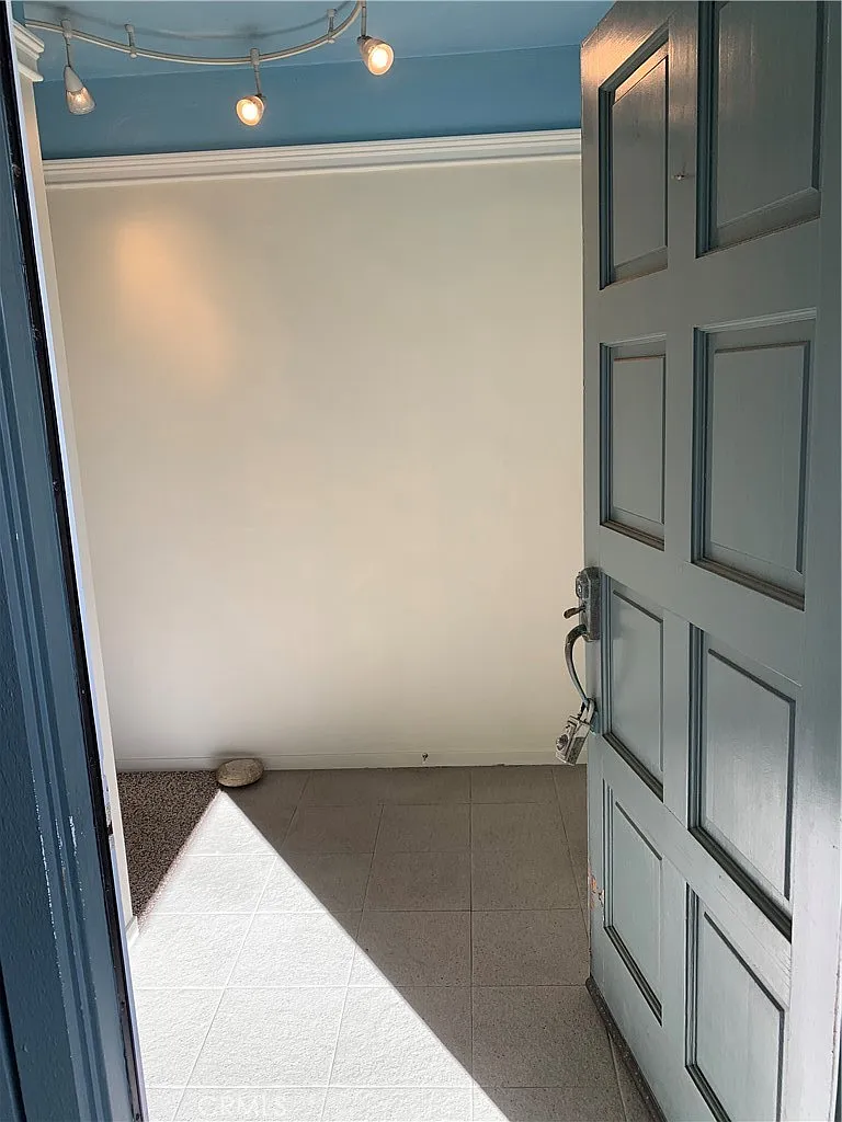 2 bed, 1125 sqft, $3,450 — Photo 3