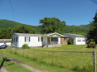 1724 E Stone Gap Rd, Big Stone Gap, VA 24219