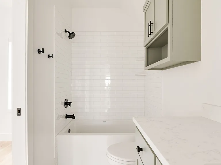 1032 Hangar Dr — Photo 22