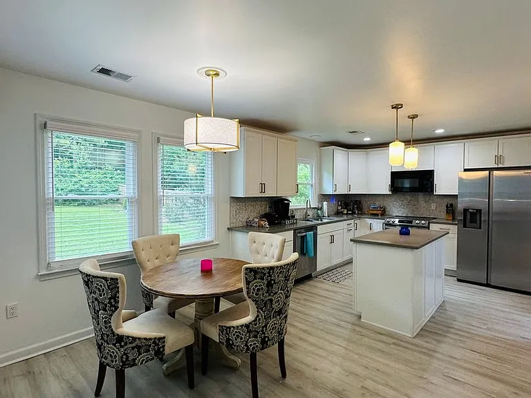 103 Meadow Creek Dr — Photo 8