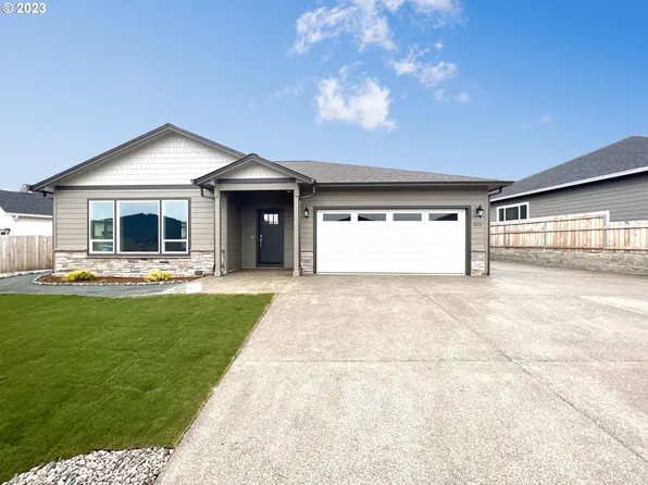 825 Medina Ave, Sutherlin, OR 97479