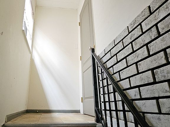 4th image of 124 W Eugene Ave #2