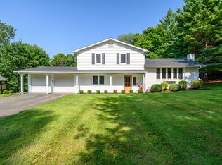 147 Boggs Hill Rd, Newtown, CT 06470