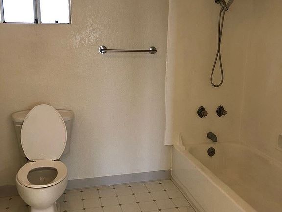 5th image of 725 Essex Ct APT 294