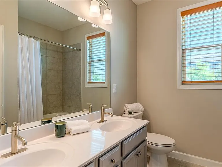 165 Mansfield Dr — Photo 20