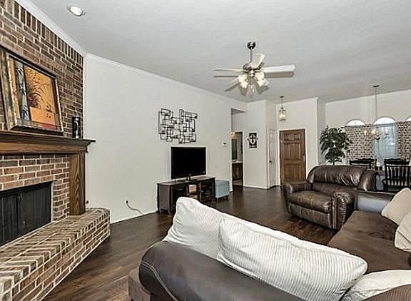 4th image of 1496 Brittany Way