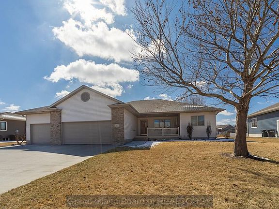 4th image of 3811 Meadowlark Cir