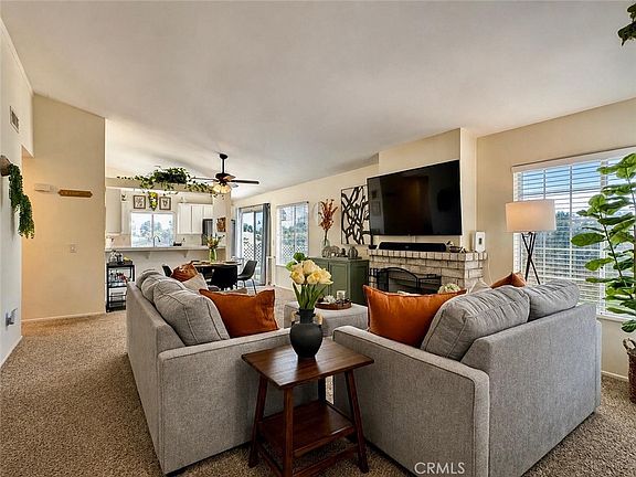 4th image of 27704 Doreen Dr