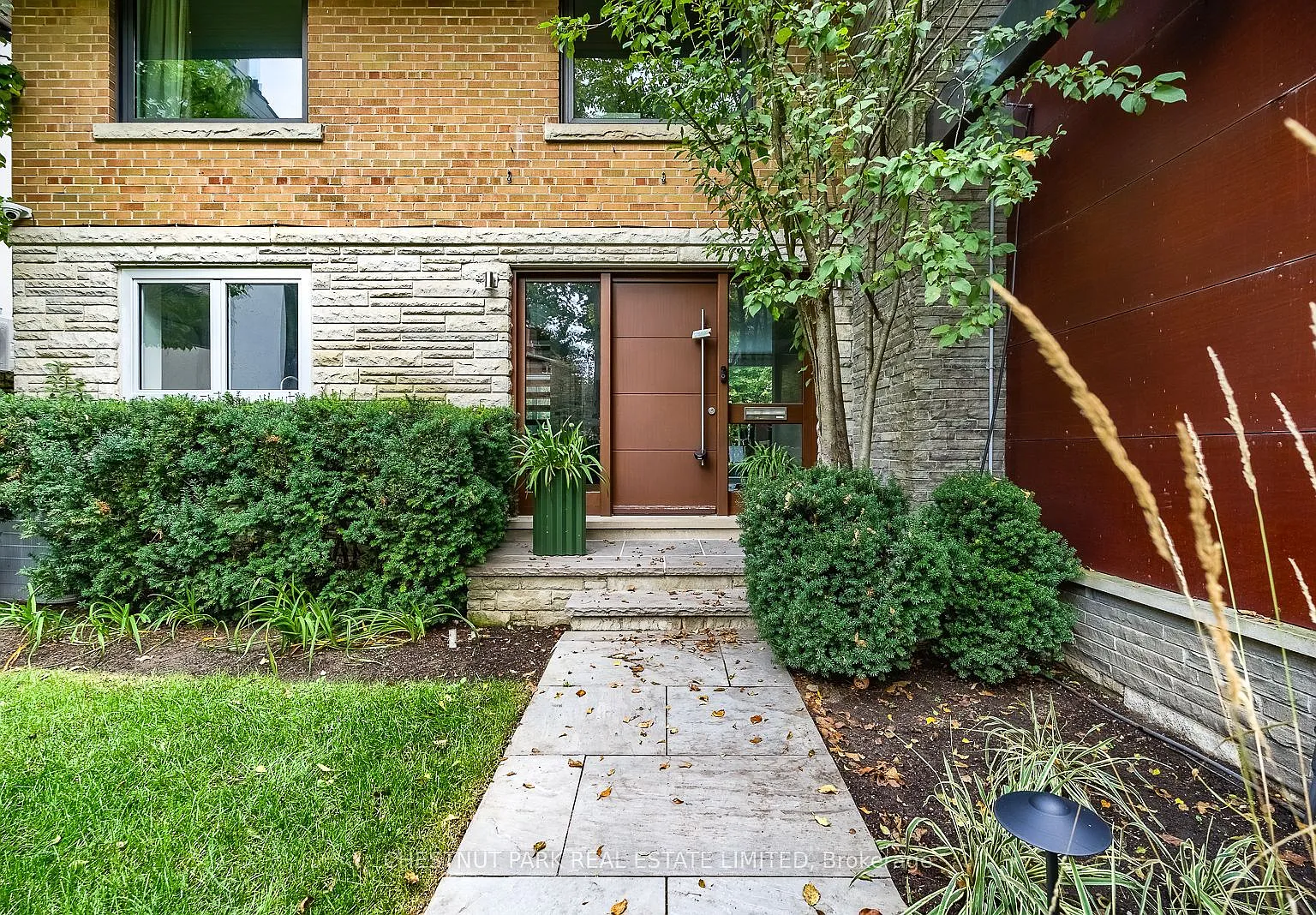 4 bed, $10,000 — Photo 3
