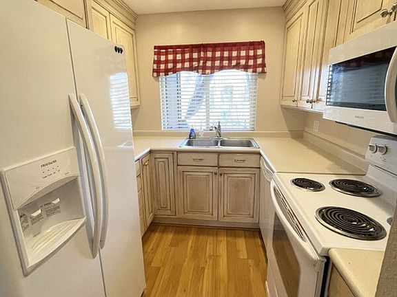 4th image of 2438 S Elizabeth St #3-1
