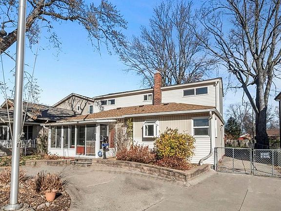 3rd image of 22223 Maple St