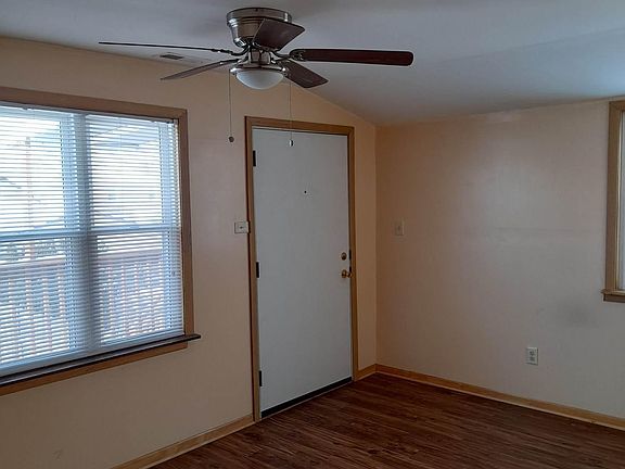 5th image of 3128 N Oketo Ave #2