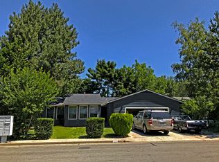 105 Walnut Dr, Rogue River, OR 97537