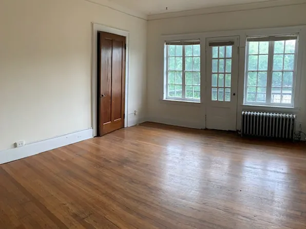 2475 Norfolk Rd, Cleveland, OH 44106