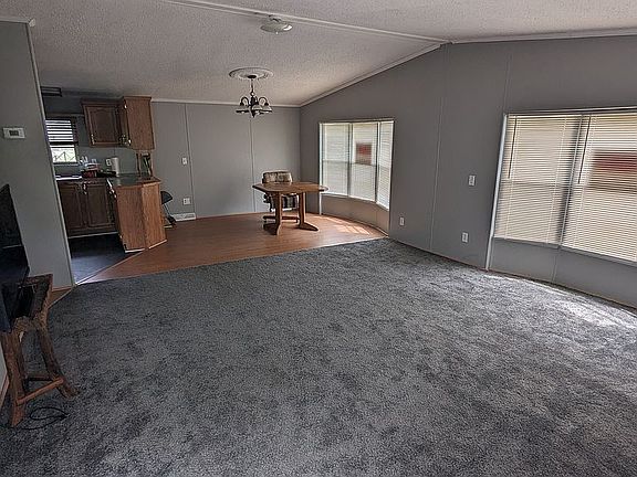 3rd image of 133 Menlo Park Dr