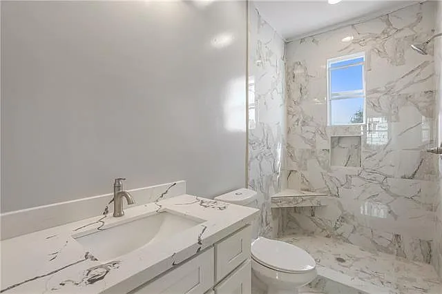 2932 Eagle St — Photo 16